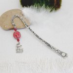 Bookmark cat pendant with heart and pearl handmade gray and strawberry